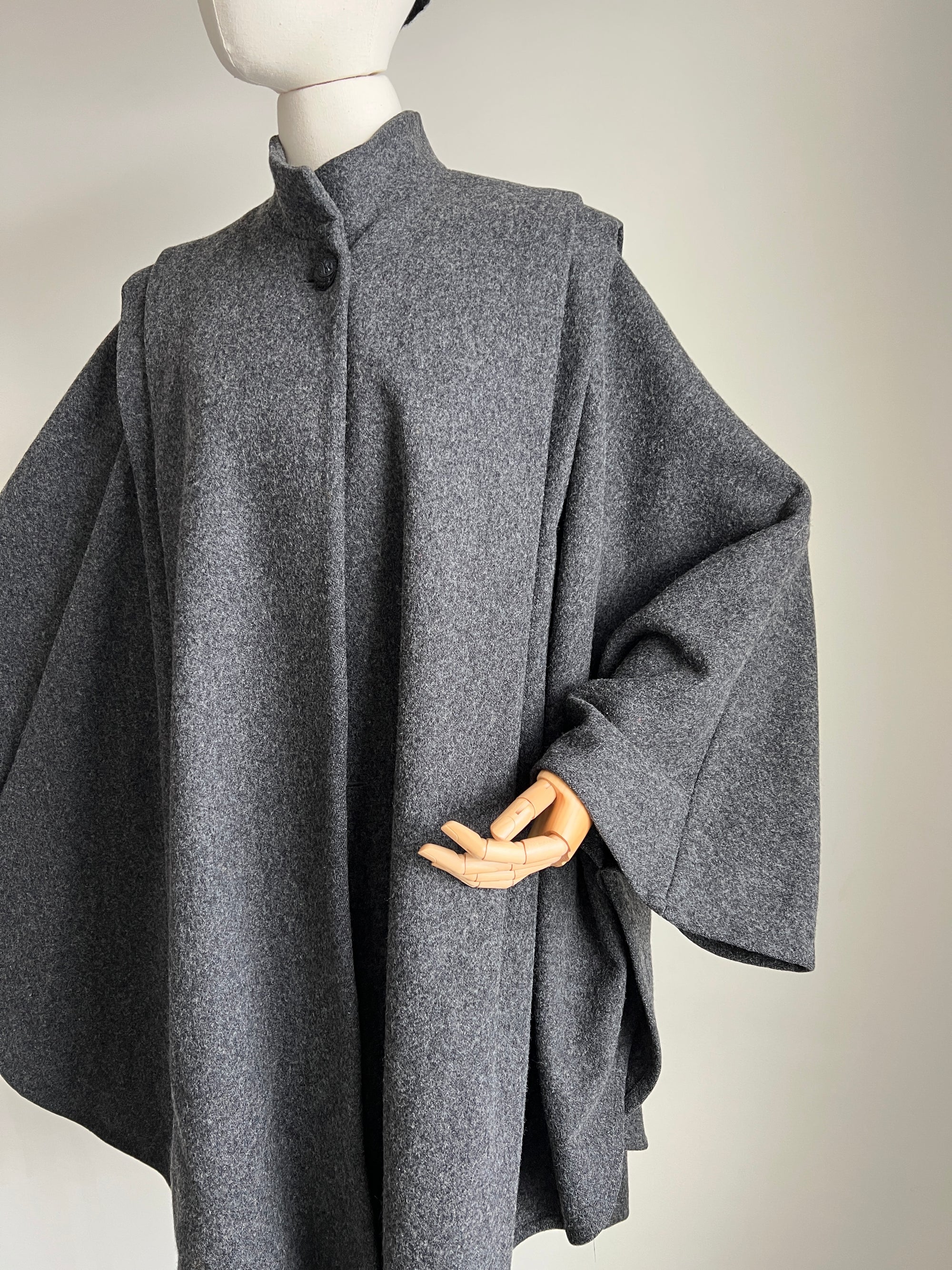 1980s 80s VIntage 100% Marino Wool Grey Cape Coat with Gorgeous Drapping