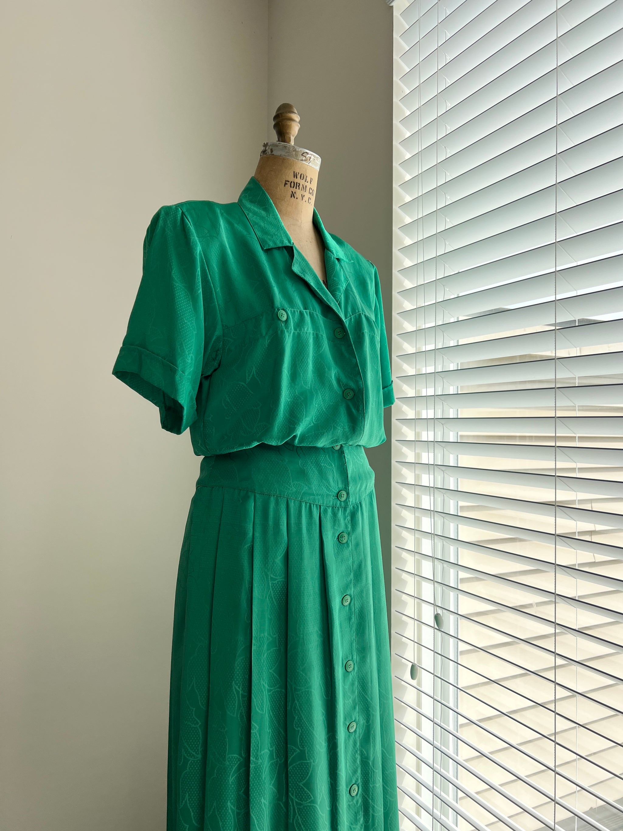 1980s 80s Vintage Michelle Stuart Kelly Green Embossed Dress / Medium - Maiden Posh 1980s 80s Vintage Michelle Stuart Kelly Green Embossed Dress / Medium - Maiden Posh