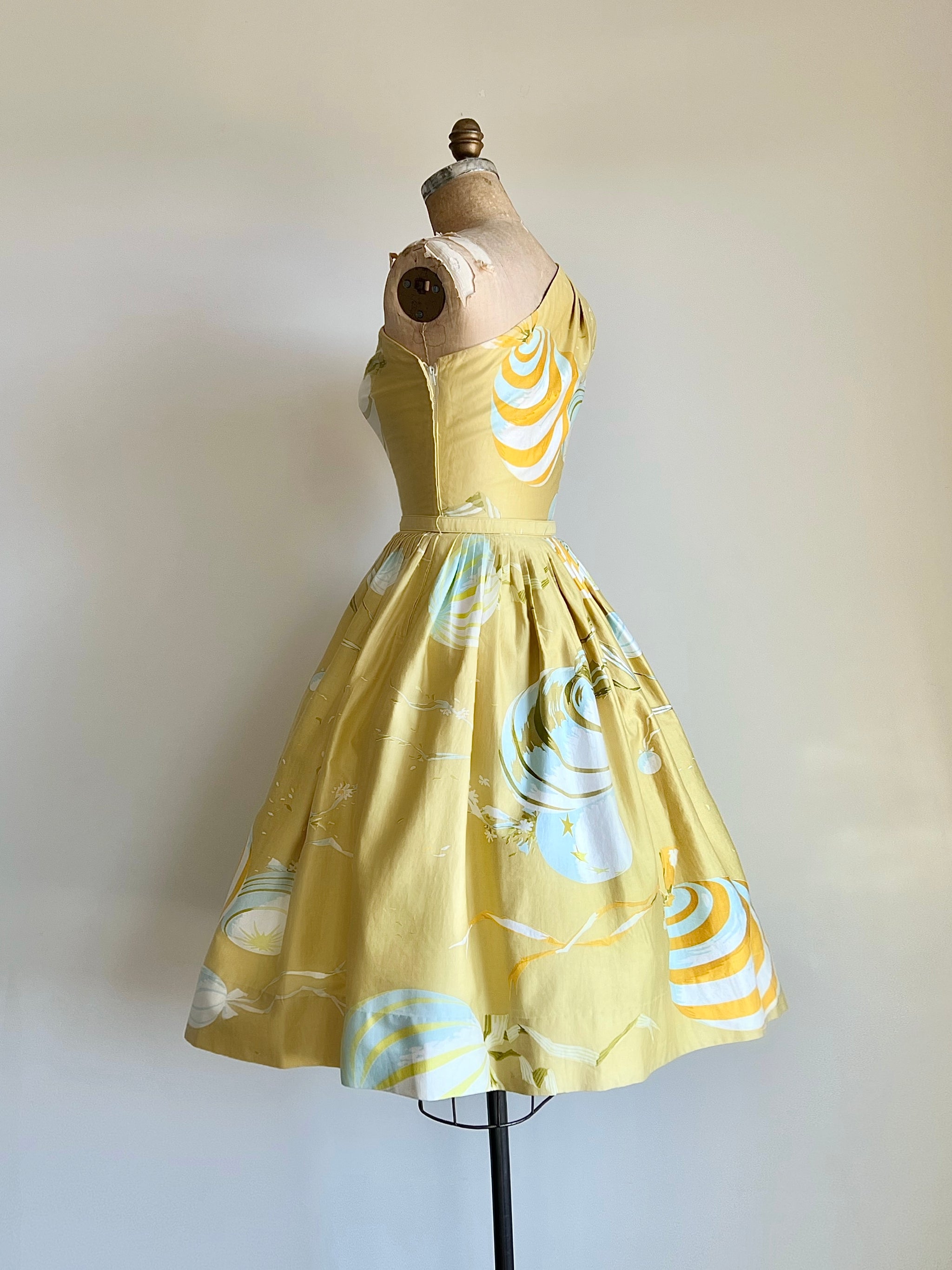 yellow 50s dress Plaid Halter Classis Vintage Style 1950S Dress, Yellow / S Step into the charm and elegance of the 1950s with our exquisite light yellow halter swing dress 40s Summer Day Dress Vintage