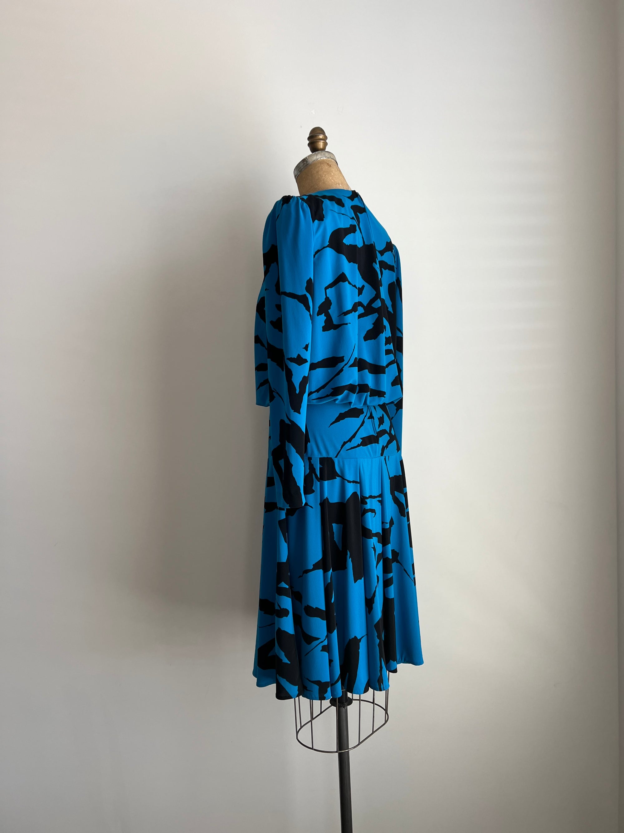 1980s 80s Vintage Nuit Blue Abstract Flowy Dress / Small-Medium