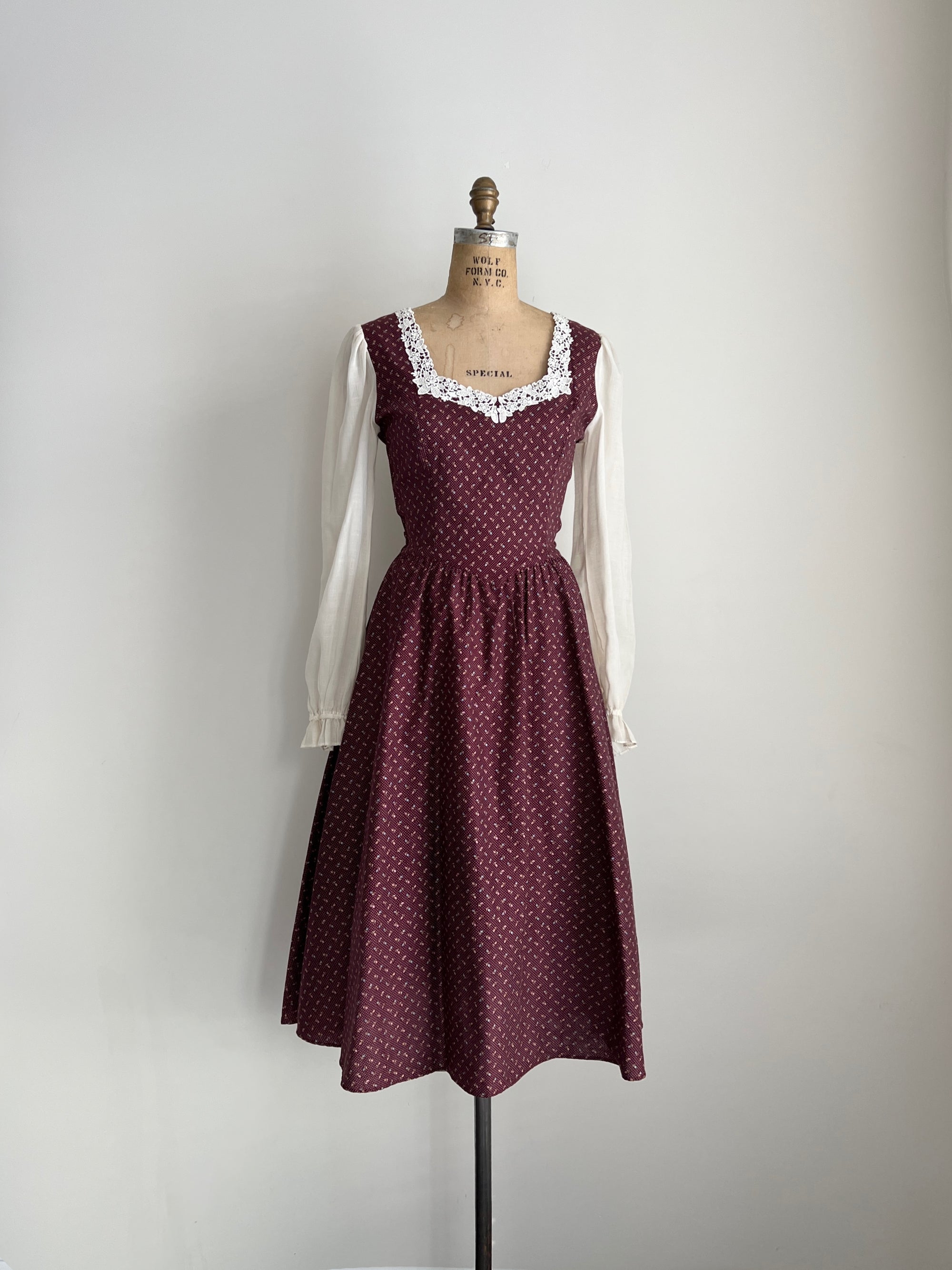 1980s 80s Vintage Gunne Sax Burgundy Cottagecore Floral Dress / MEDIUM