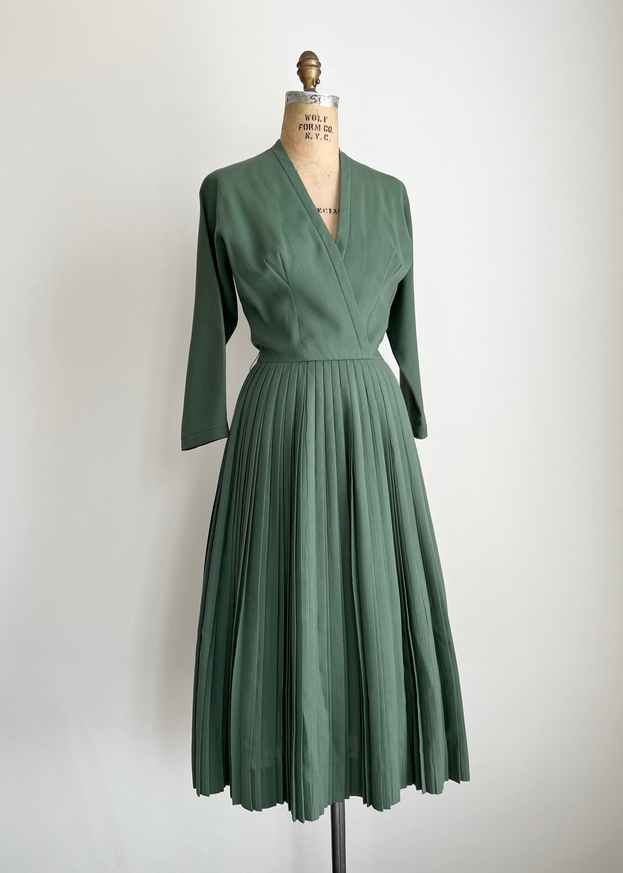 1960s 60s Olive Green Pleated Midi Dress / MEDIUM
