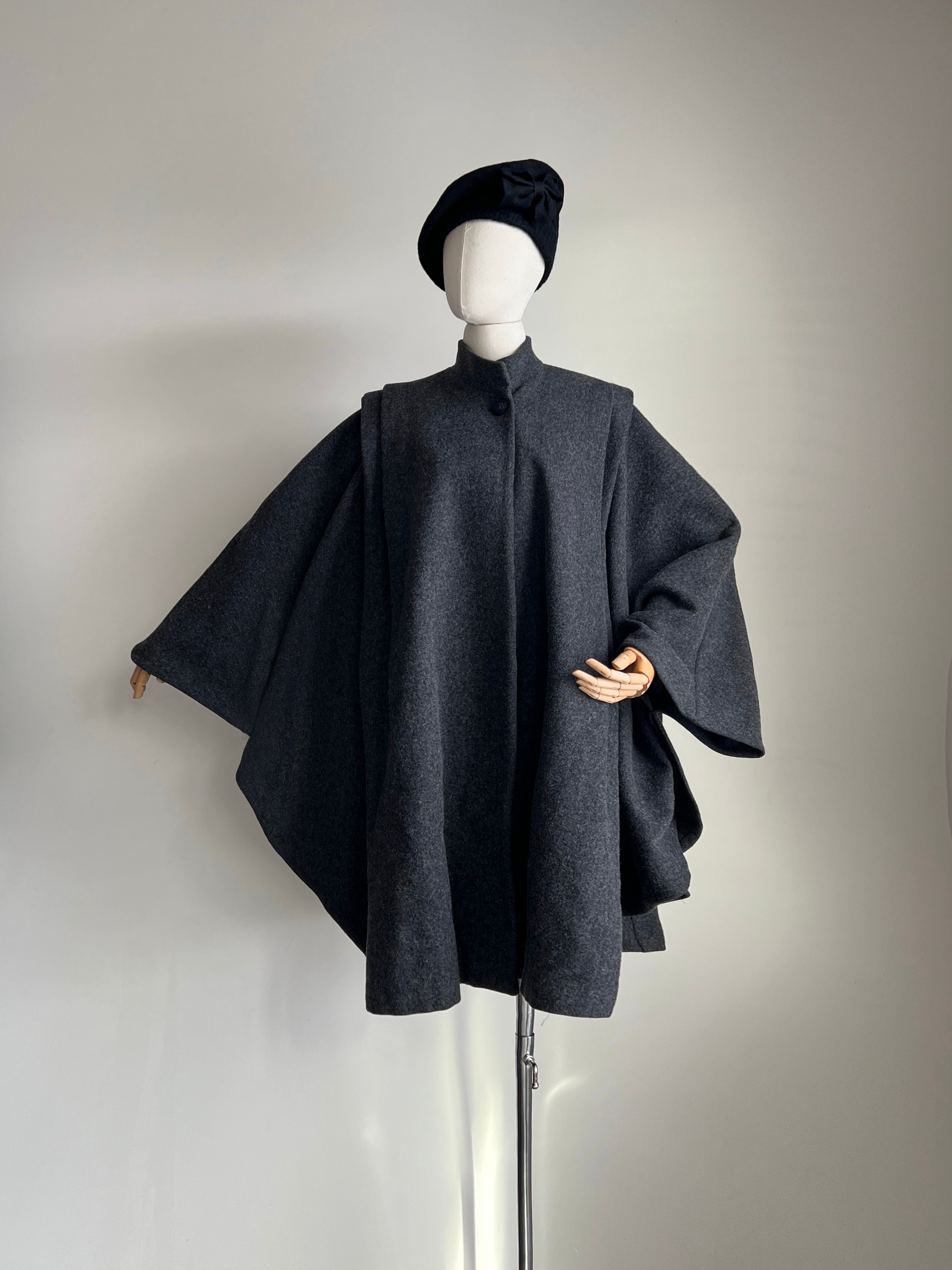 【即決値下可】80s Vintage Super Long Cape Coat. Hooded Cloak Coat for Men Wool Blend Drawstring Gothic