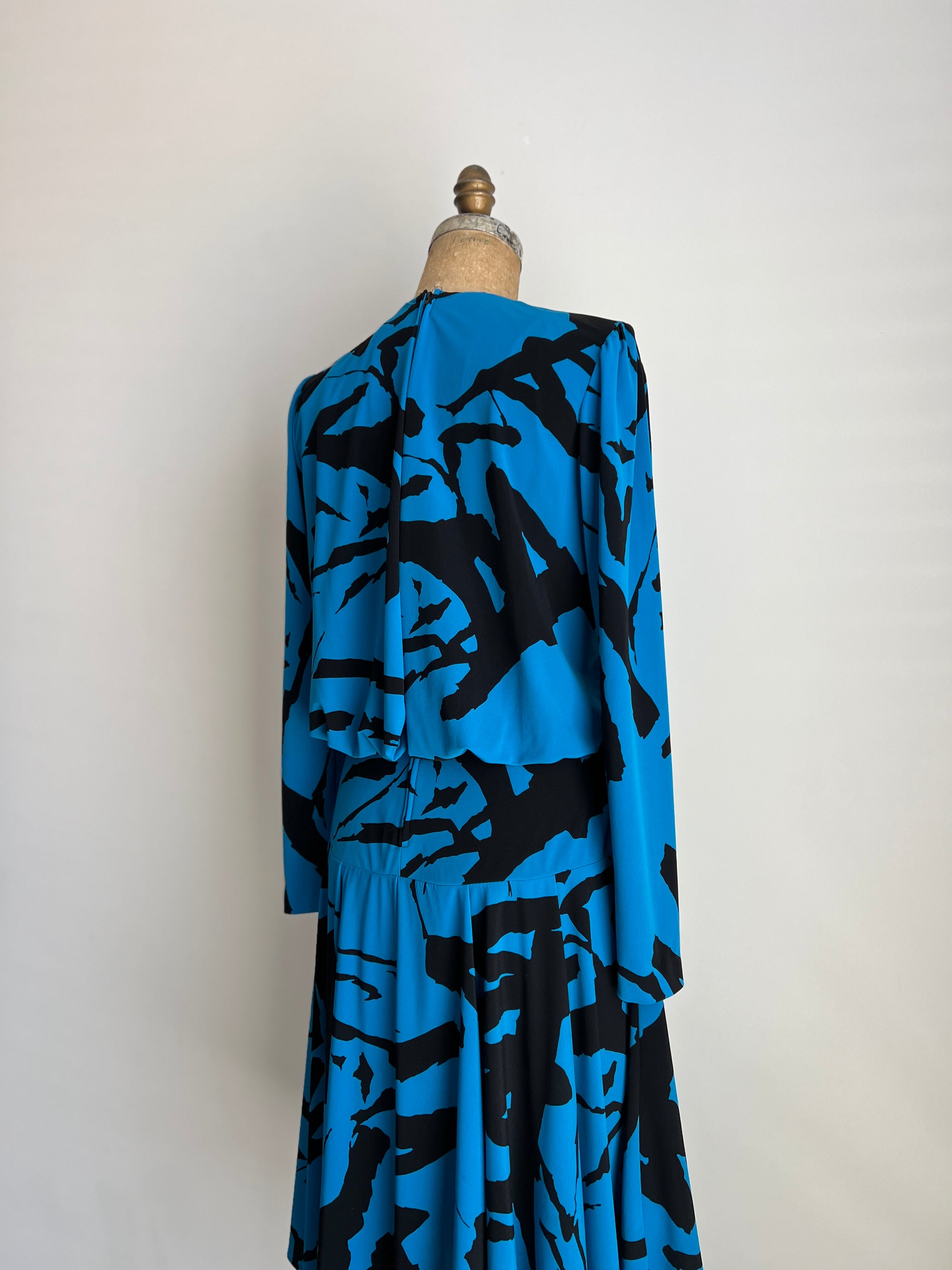 1980s 80s Vintage Nuit Blue Abstract Flowy Dress / Small-Medium