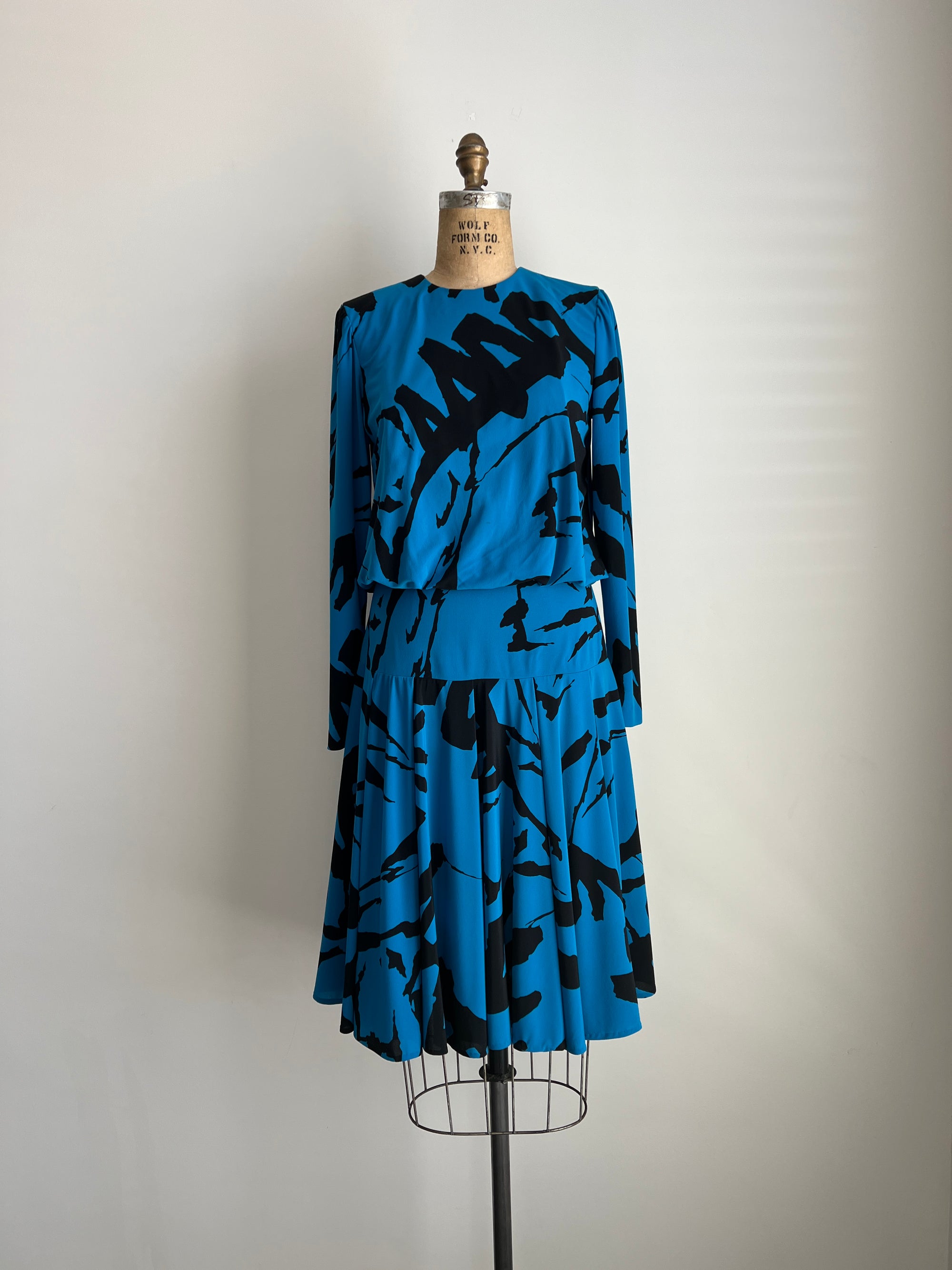 1980s 80s Vintage Nuit Blue Abstract Flowy Dress / Small-Medium