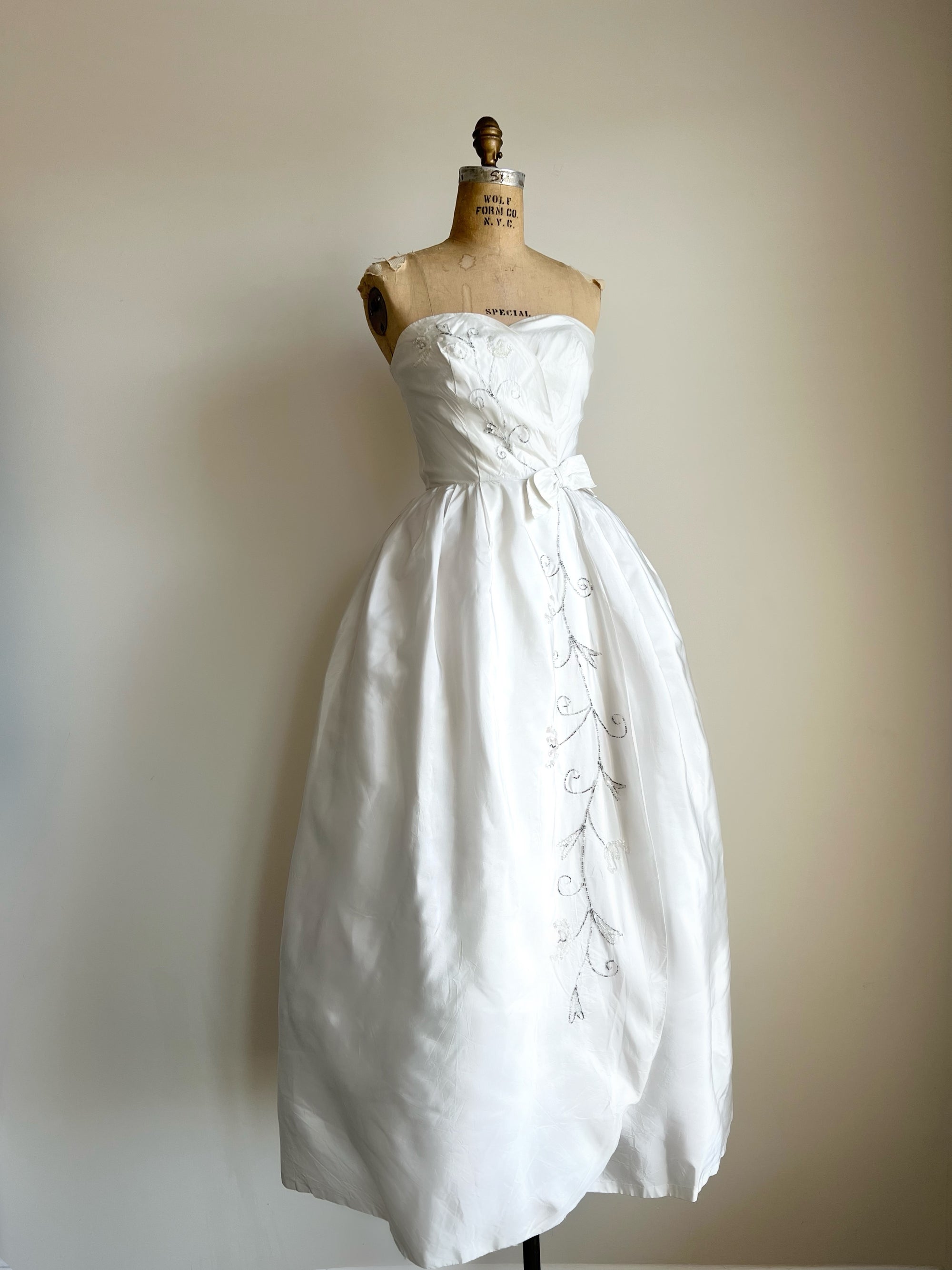 1950s 60s Pearly White Wedding Dress / SMALL