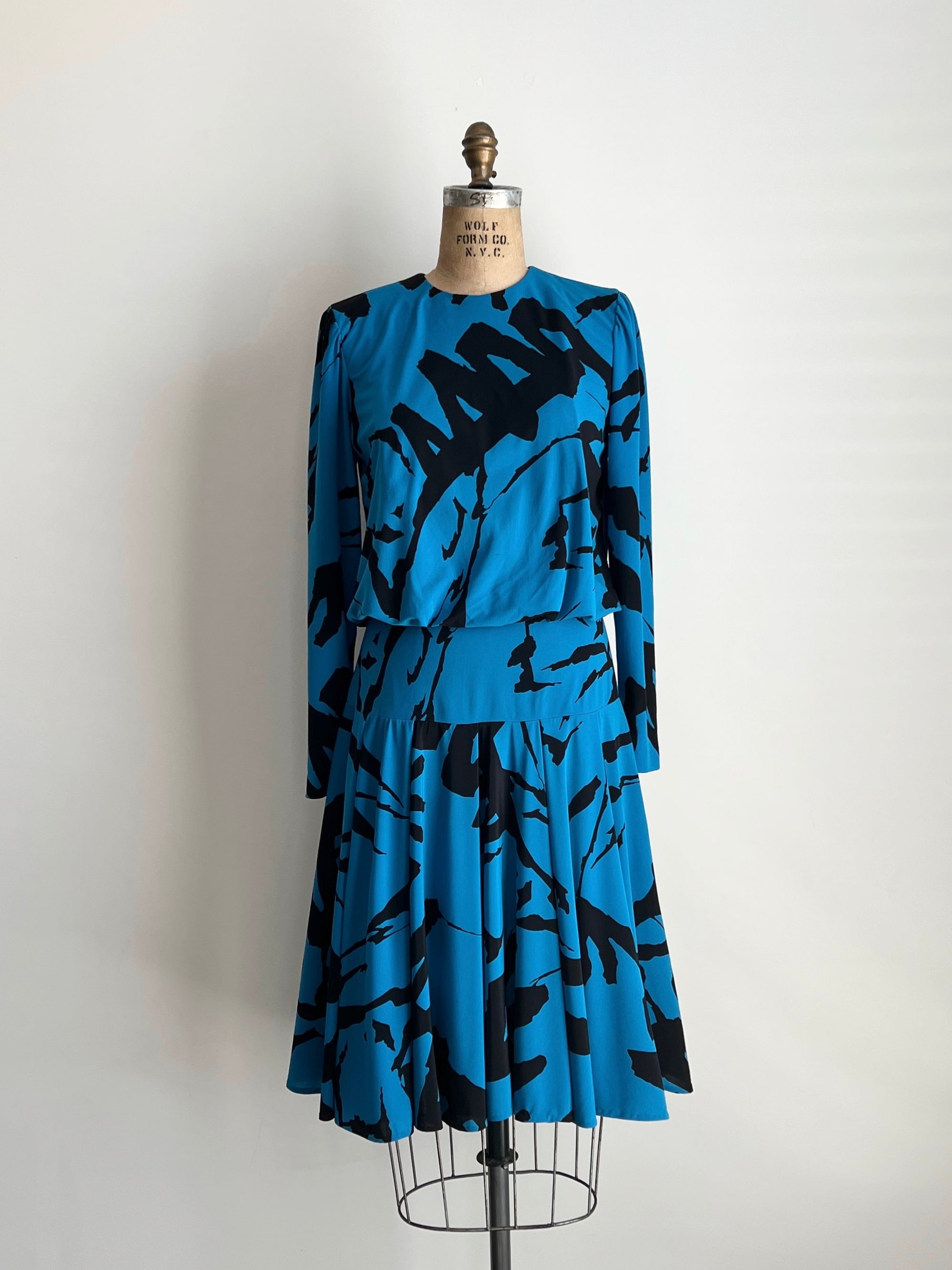 1980s 80s Vintage Nuit Blue Abstract Flowy Dress / Small-Medium