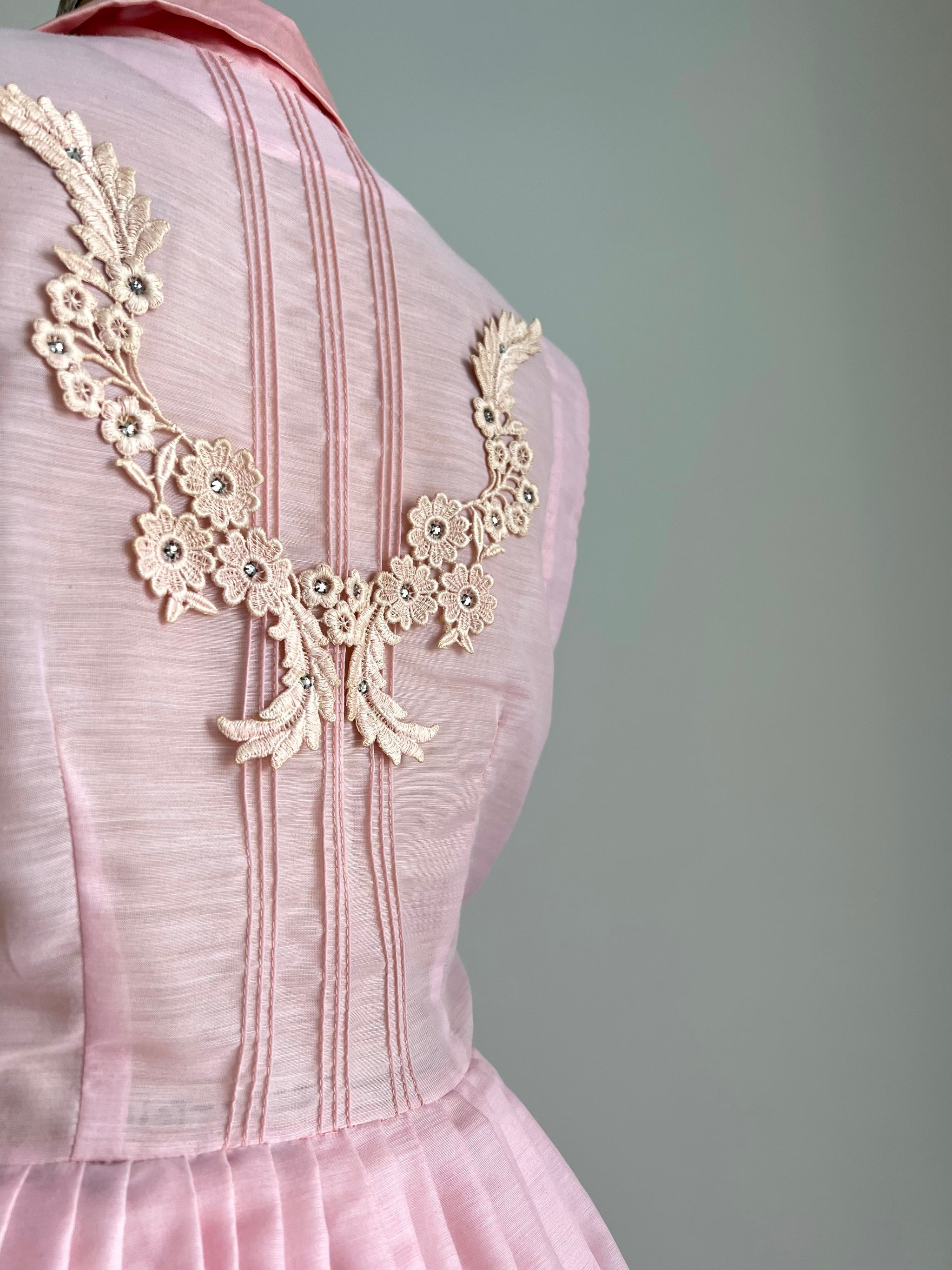 1950s 50s Pink Appliqu Dress - Medium - Maiden Posh 1950s 50s Pink Appliqu Dress - Medium - Maiden Posh