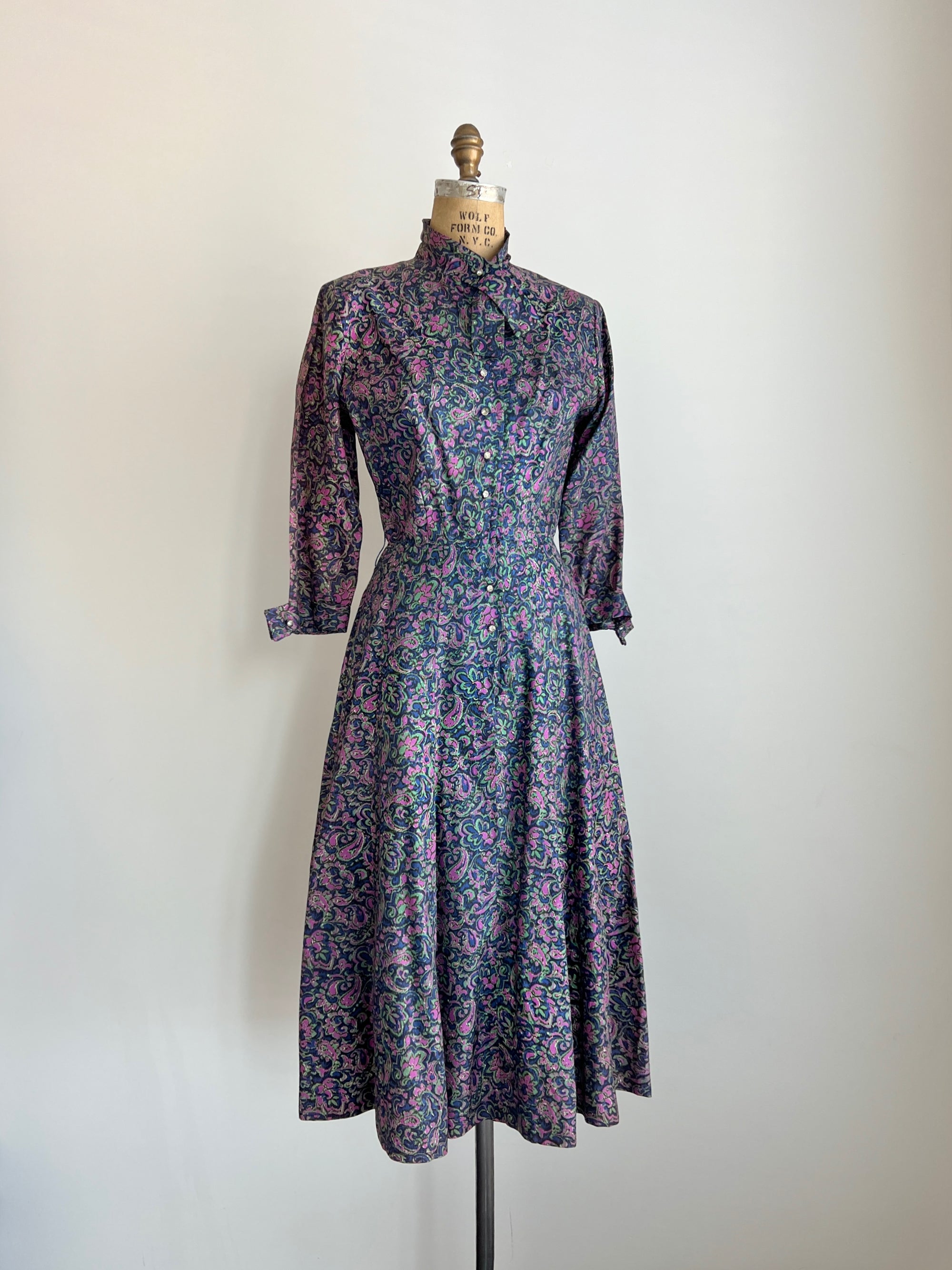 1940s 40s Vintage British Ladies Paisley Dress / Medium