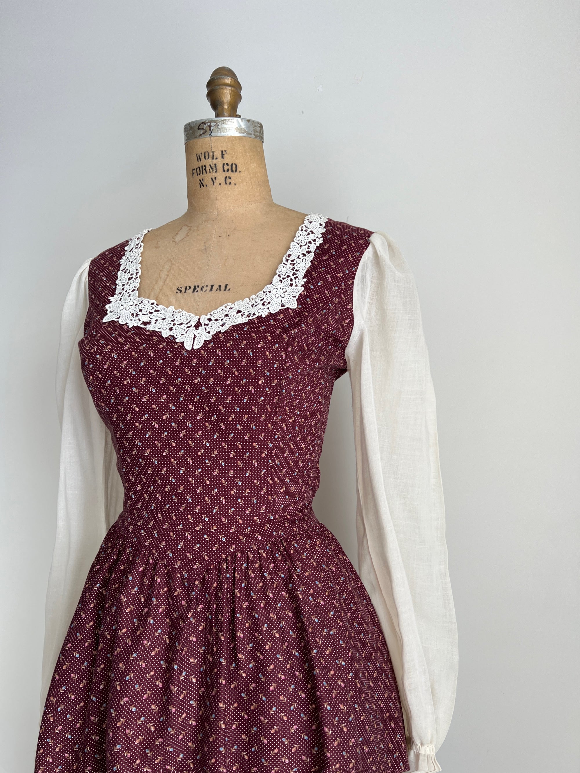 1980s 80s Vintage Gunne Sax Burgundy Cottagecore Floral Dress / MEDIUM