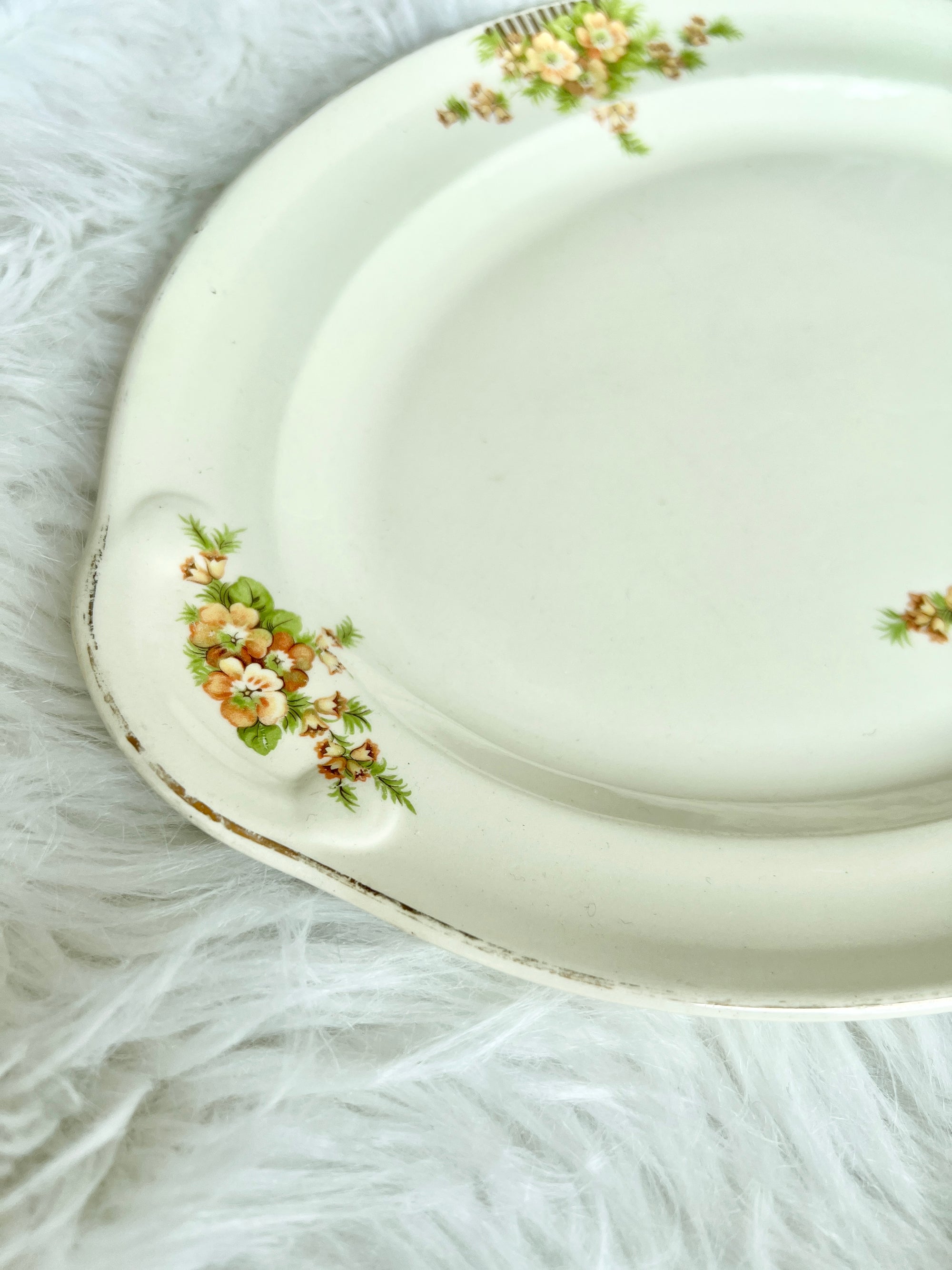 Set of 2 Taylor Smith Taylor USA flower Platters