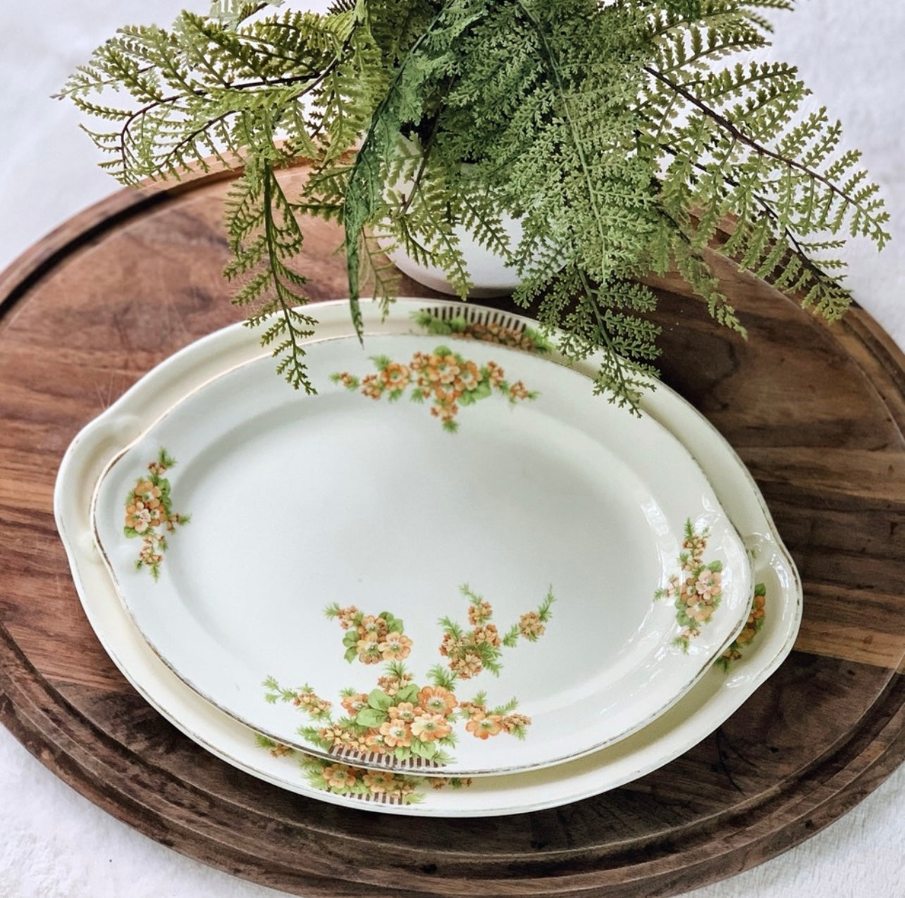 Set of 2 Taylor Smith Taylor USA flower Platters