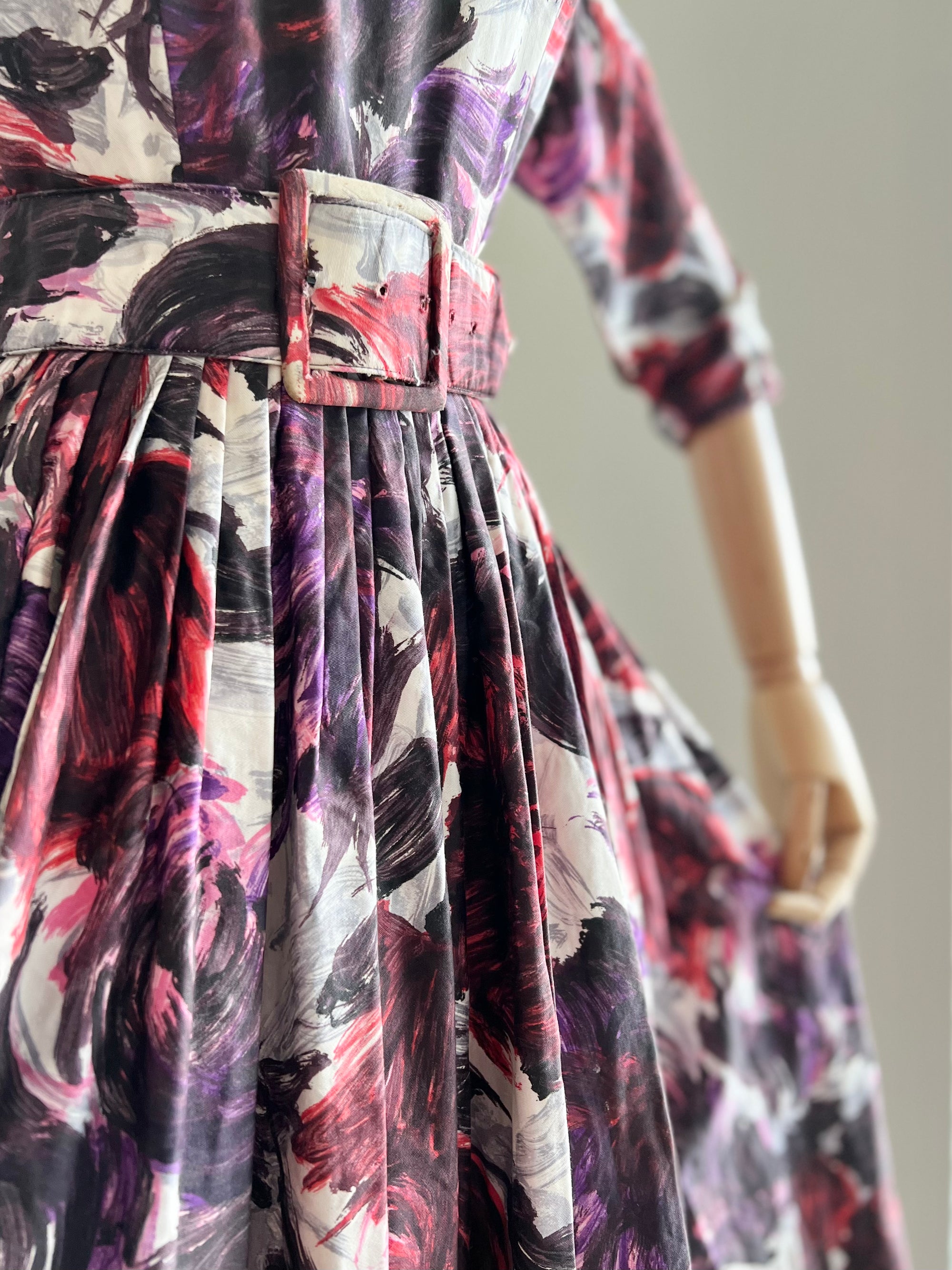 1950s Vibrant and Deep Purple Dress XS