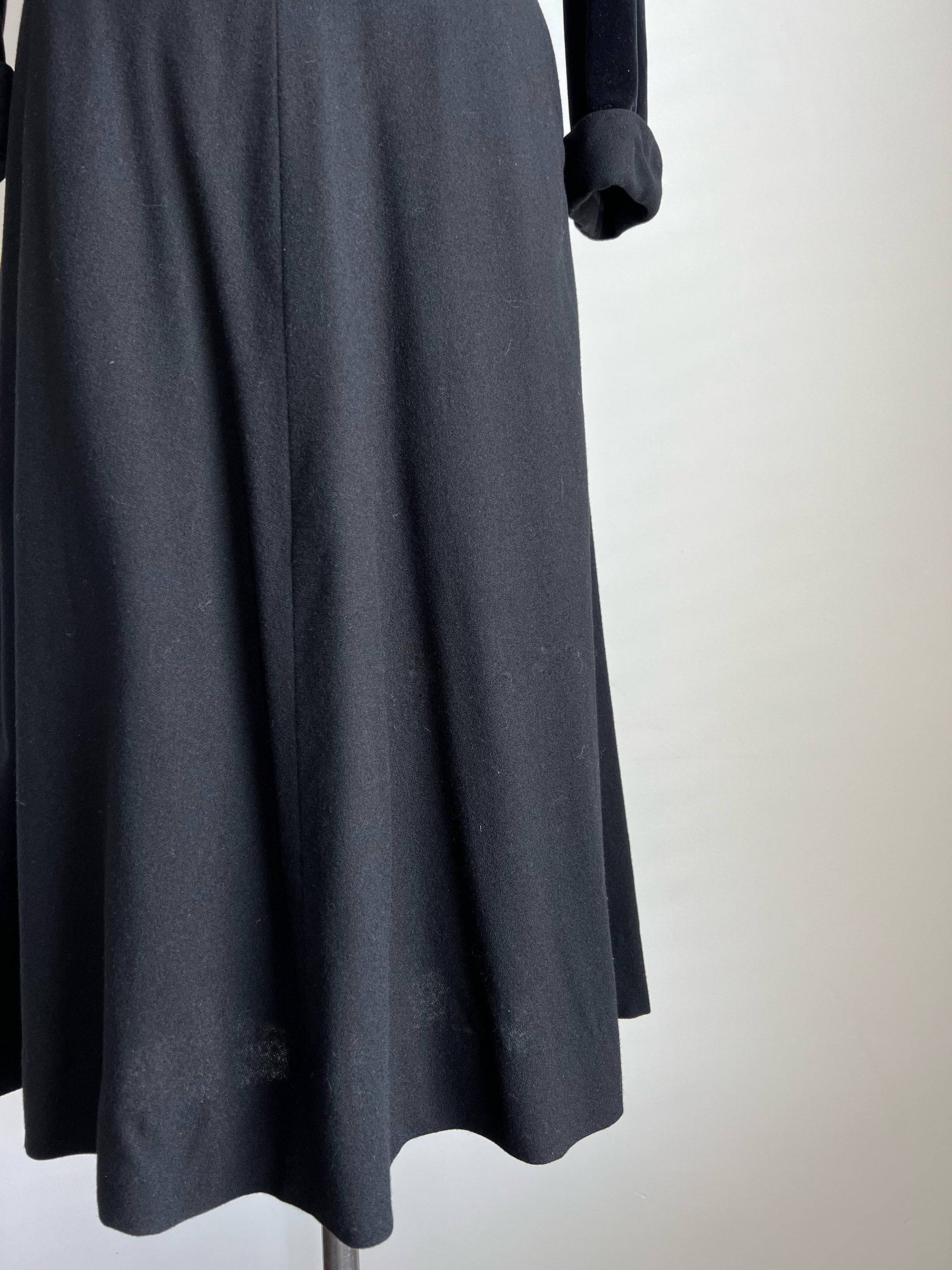 1940s Kane Weill Original Black Wool and Velvet Fabulous Dress MEDIUM