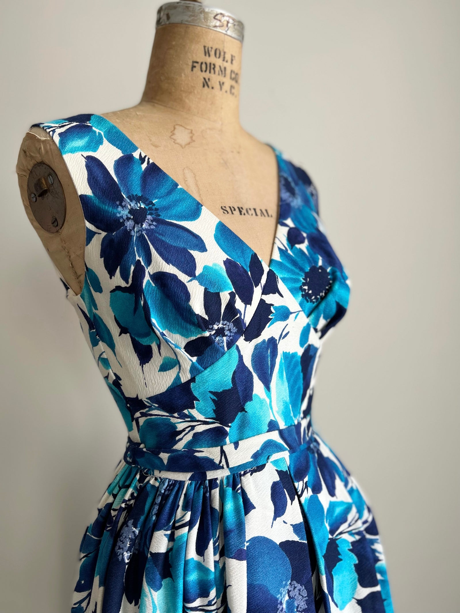 1960s Garfinkel’s Blue and White Floral Print Maxi Dress SMALL