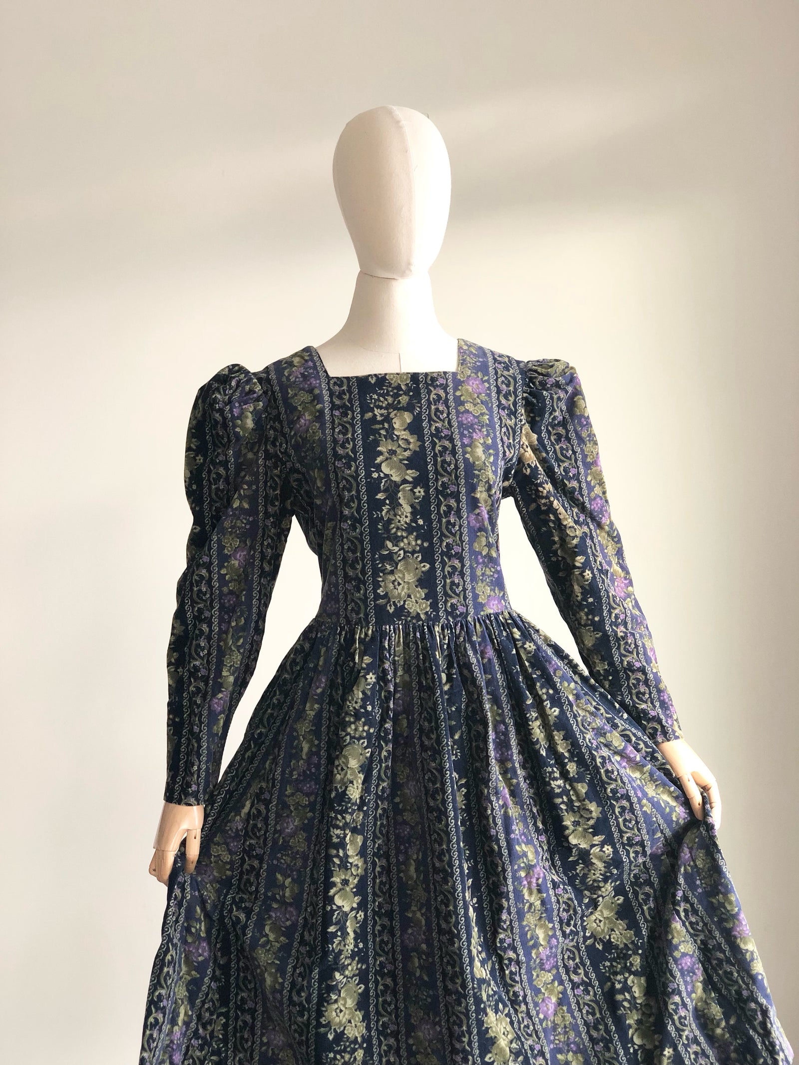 Laura Ashley1980s Grape Vine Corduroy Prairie Cottage Puff Sleeve Pinwale Floral Midi Dress UK12 US8 L/XL