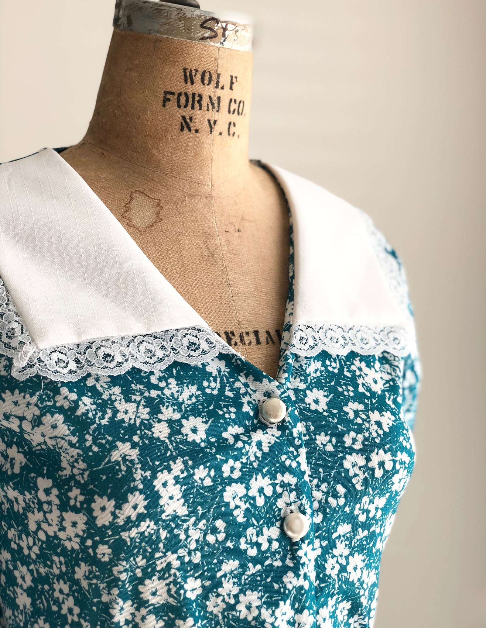 1980s Floral Teal Midi Tea Dress with Puritan Collar Button Bodice Size 14 LARGE-XLARGE