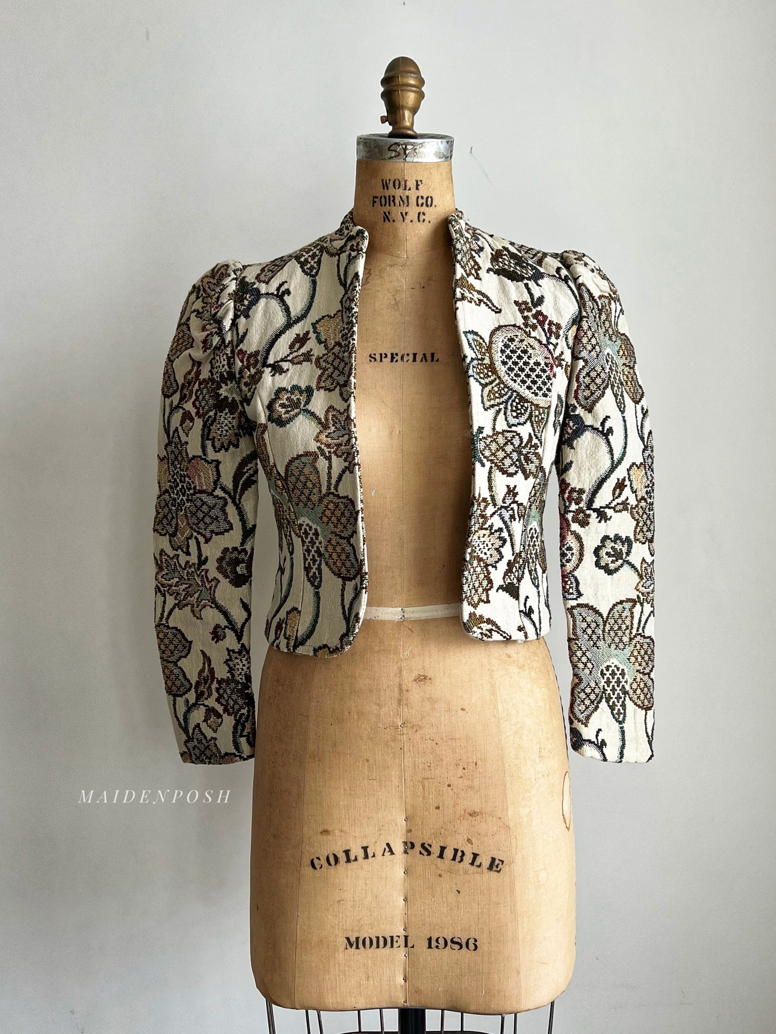 1980s Tapestry Cropped Jacket with Puff Shoulders XS/S