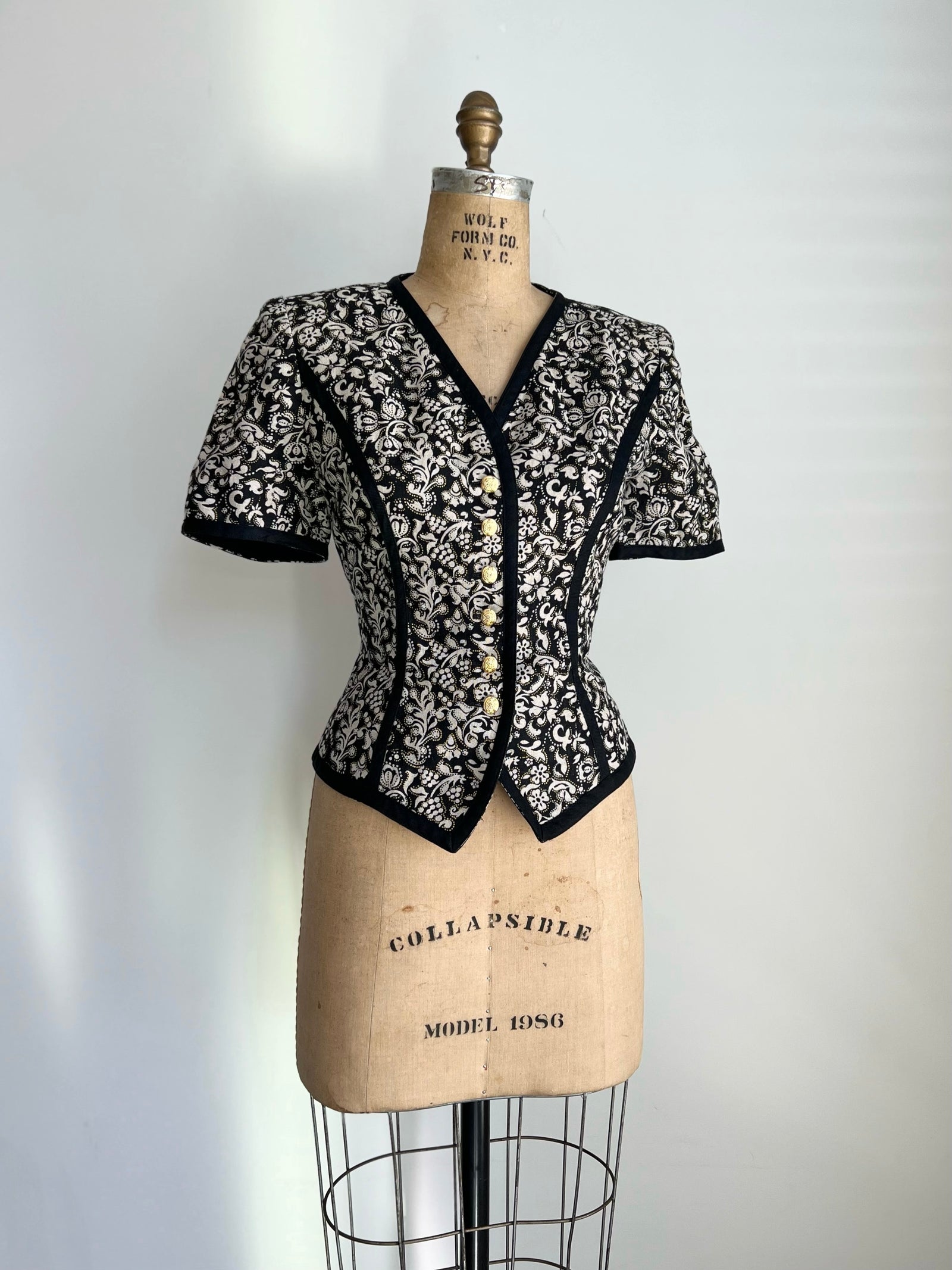 1980s Linen Cropped Jacket with Flattering Waist Line MEDIUM