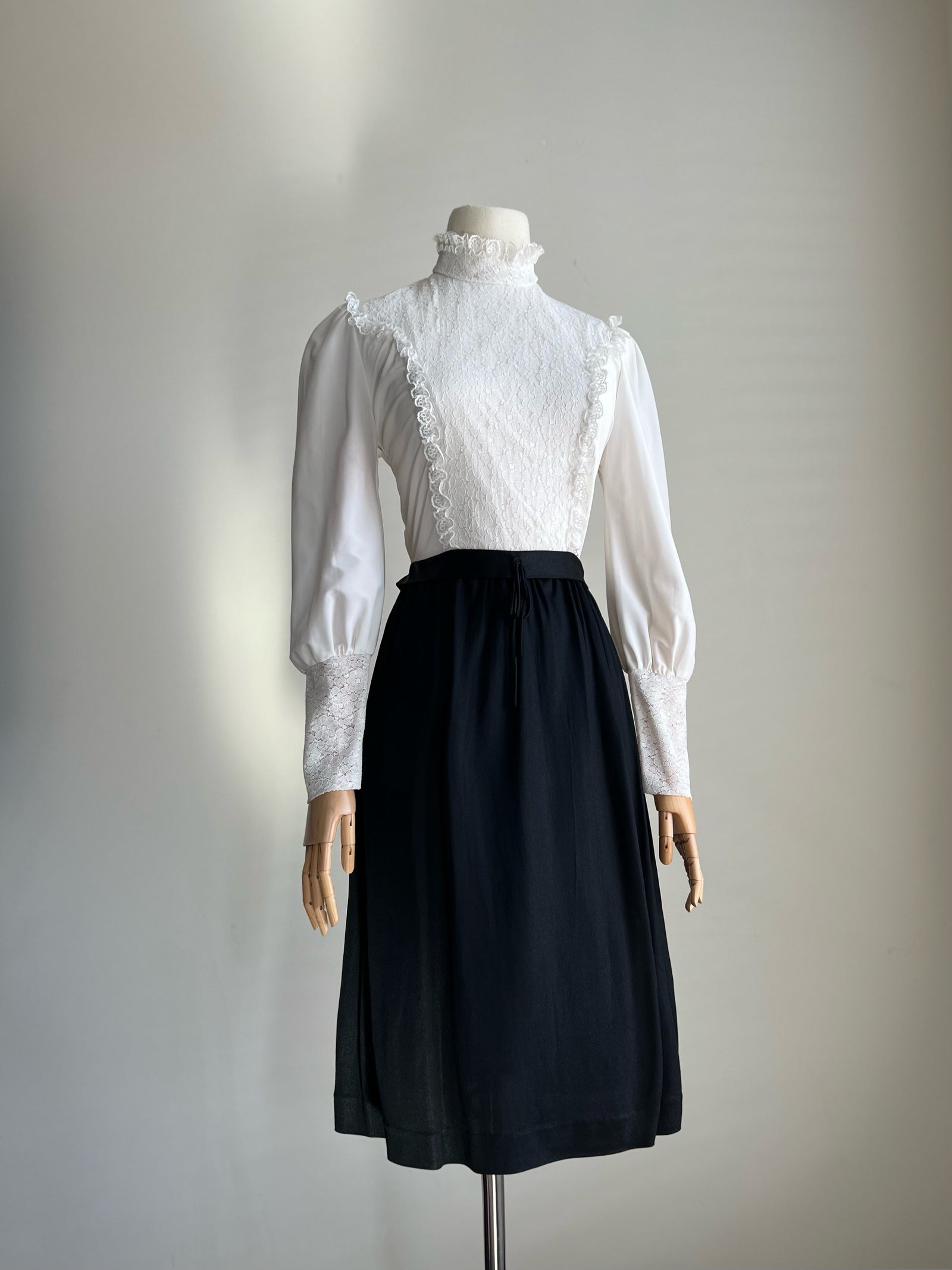 1960s High Neck Monochrome Dress SMALL