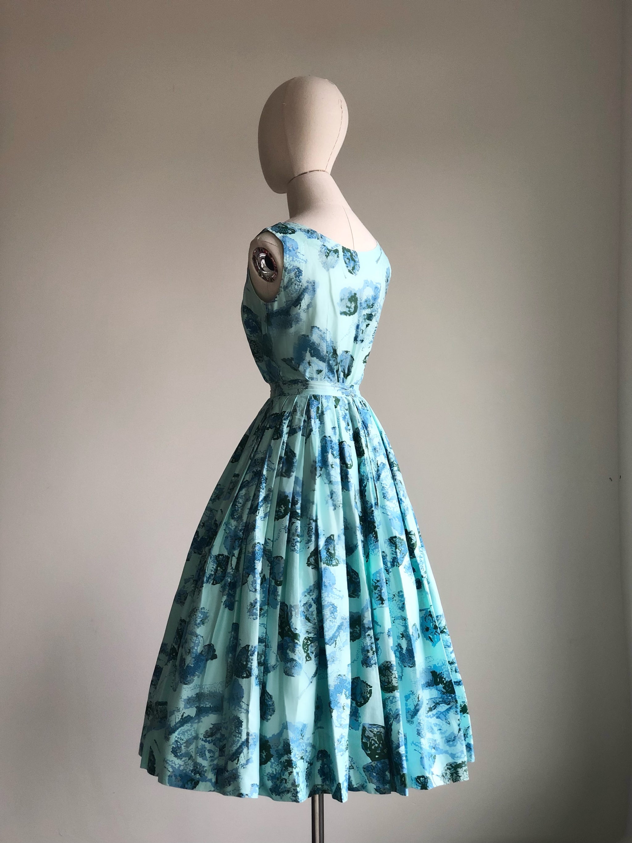 blue rose dresses Palais Blue Rose