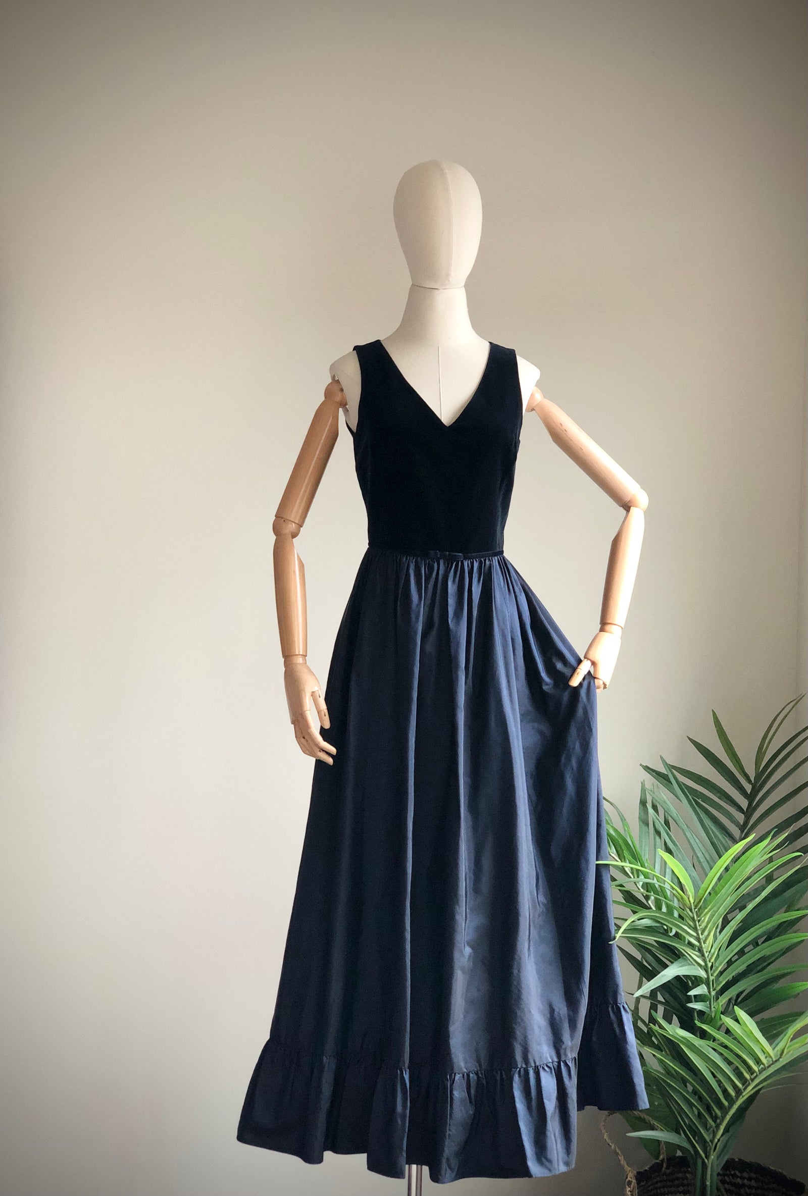 1980s 90s Laura Ashley Dress M/L