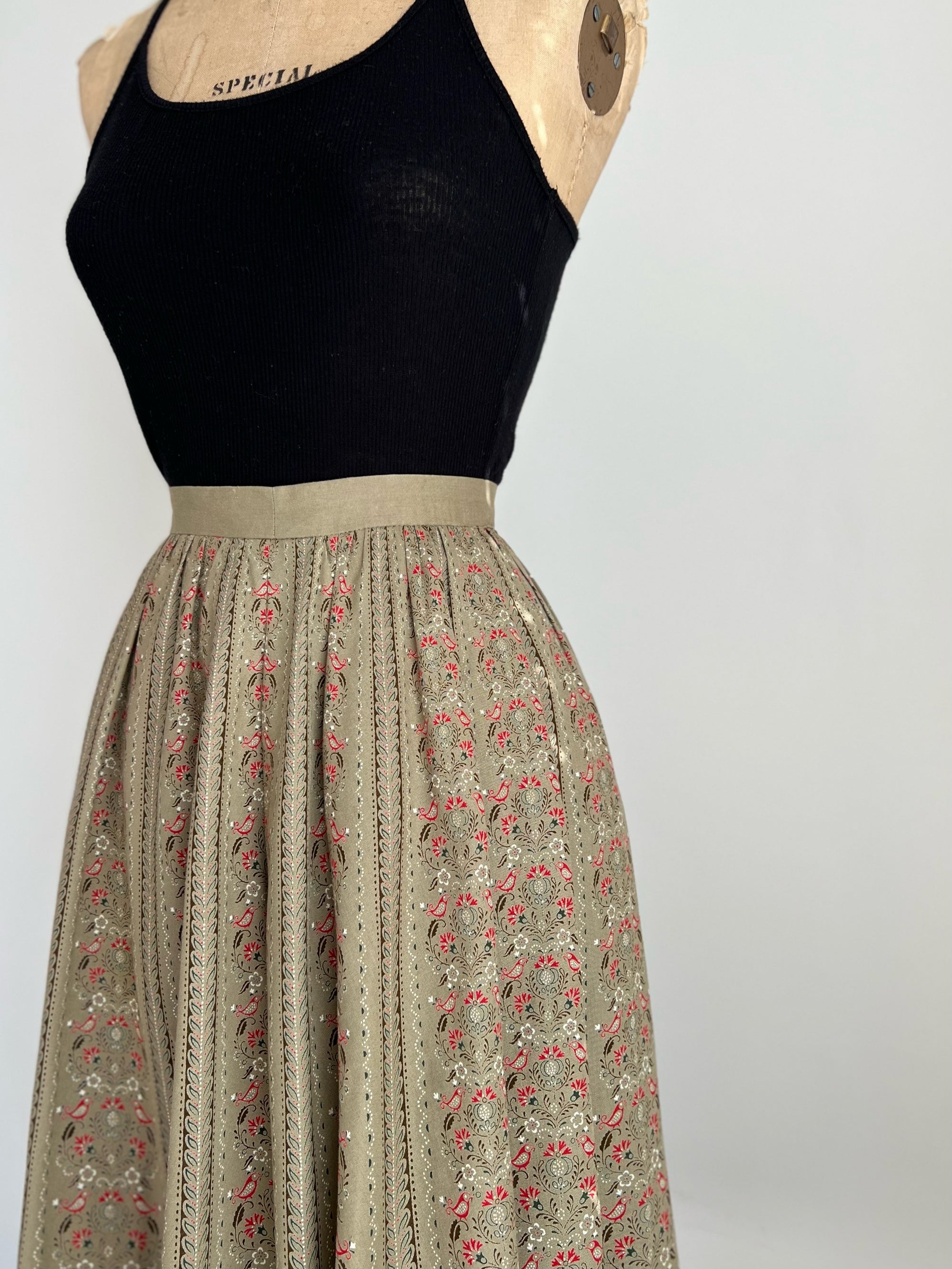 1970s Flowy Skirt SMALL
