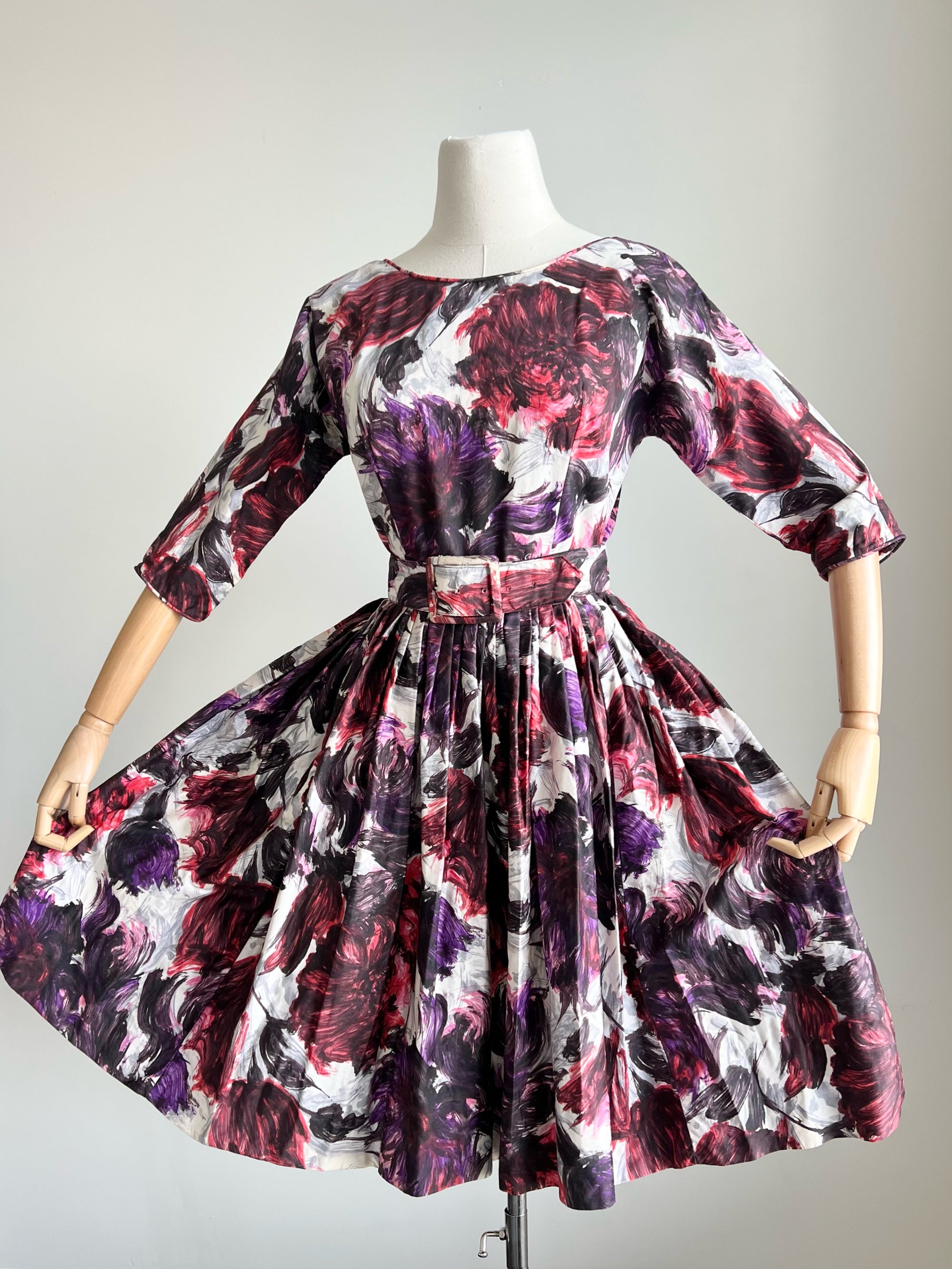 1950s Vibrant and Deep Purple Dress XS