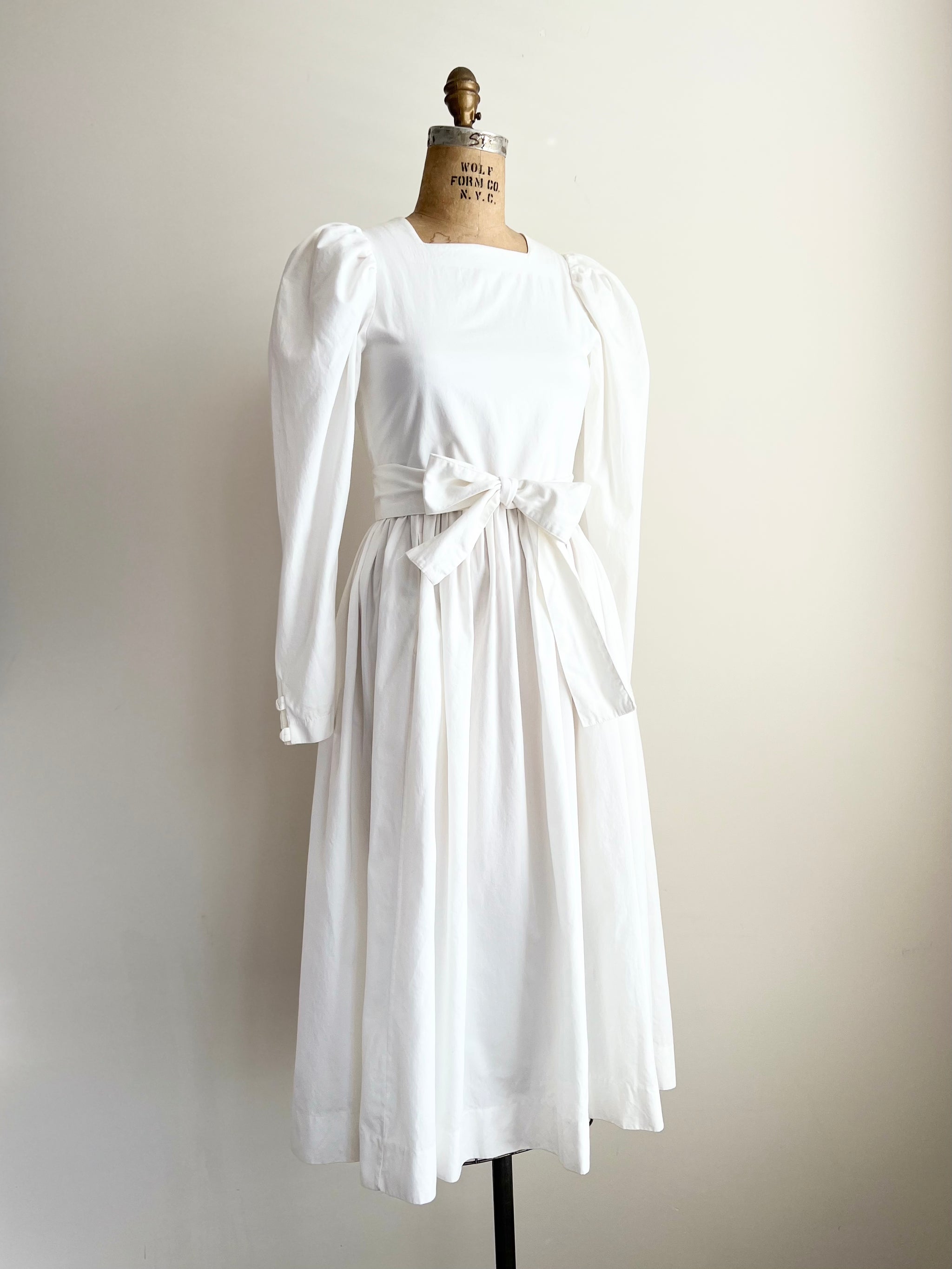 1980s Laura Ashley Puff Sleeve White Cottagecore Dress XS/S