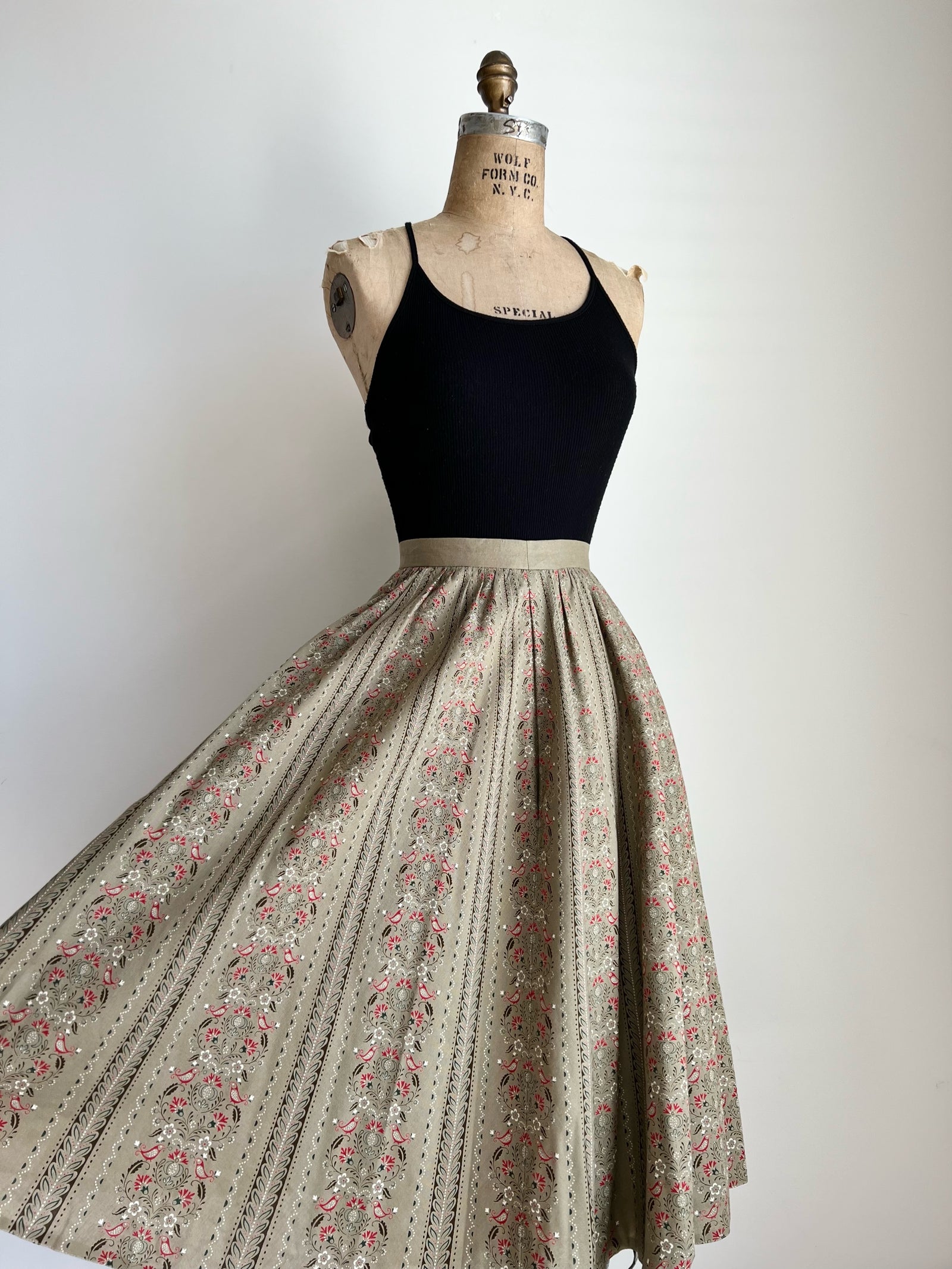 1970s Flowy Skirt SMALL