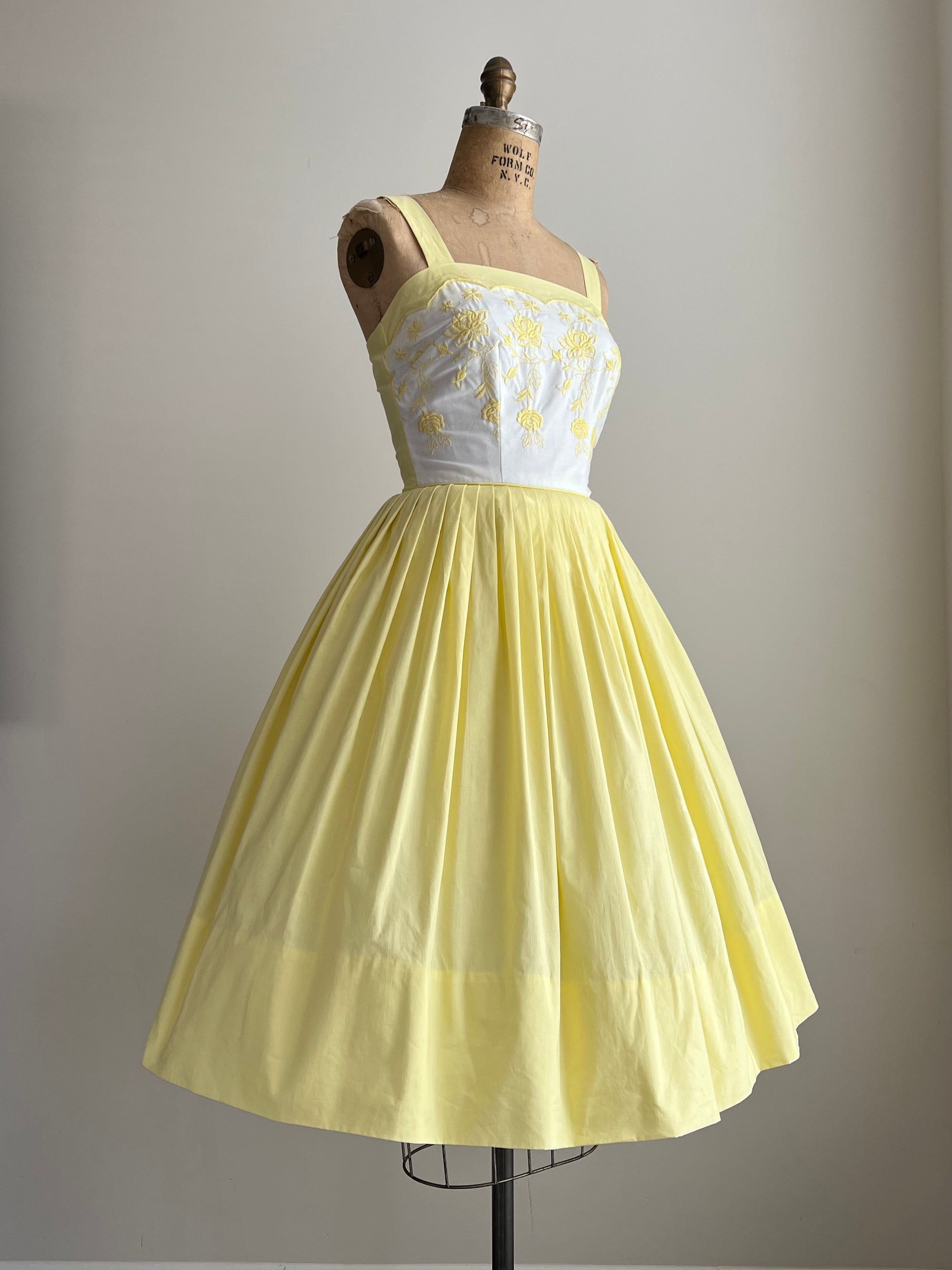 1950s Embroidered Yellow Sun Dress SMALL